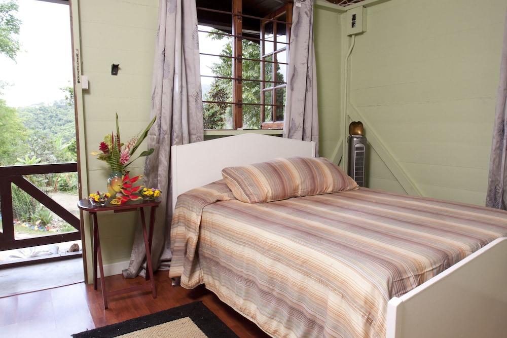 Forres Park Hotel Kingston Esterno foto